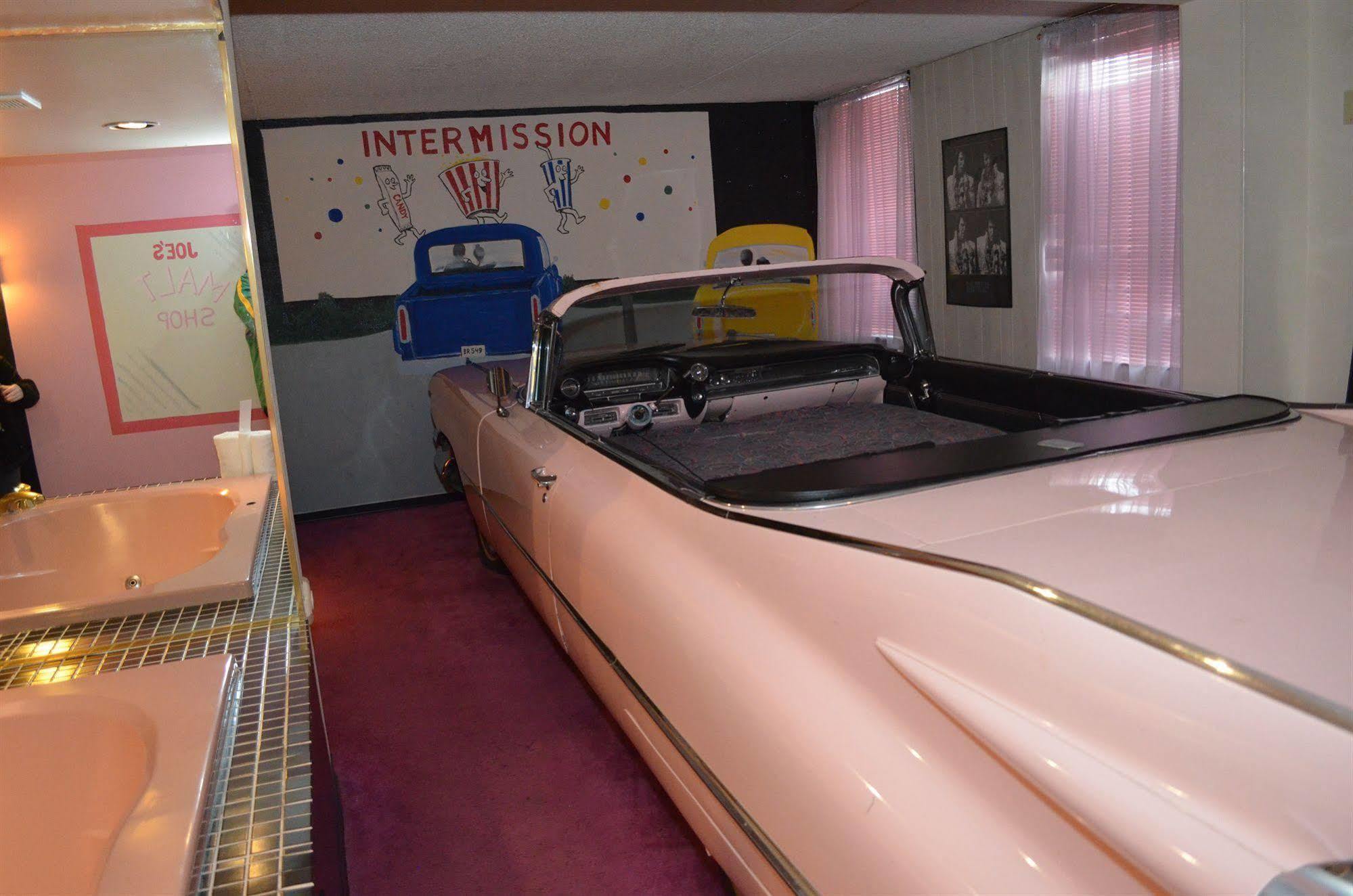 Red Carpet Inn Fanta Suites Hotel Гринвуд Экстерьер фото